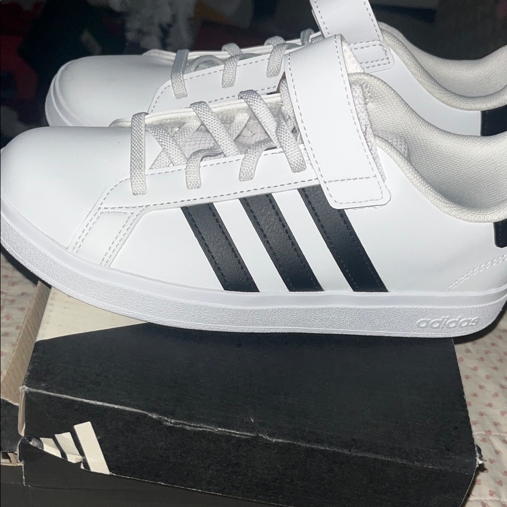 Brand new Adidas Classic White Sneakers with Black Stripes - Picture 3 of 4